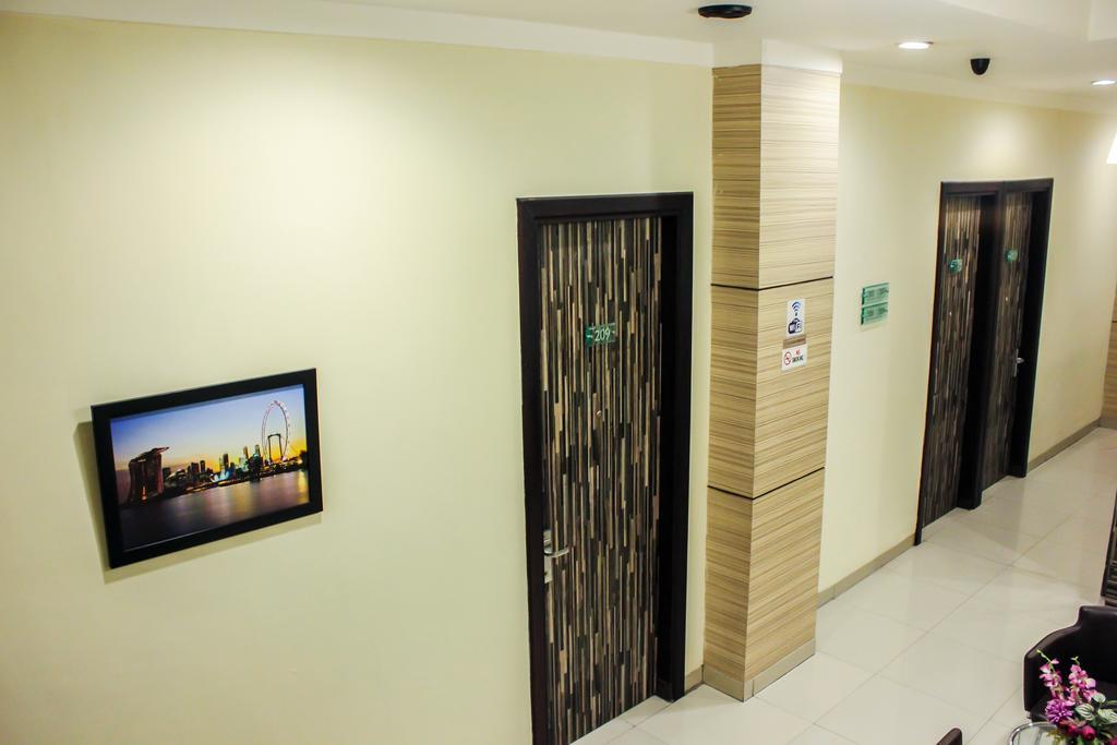 Vindhika Hotel Макасар Экстерьер фото