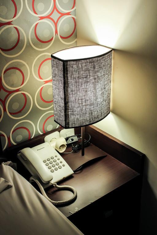 Vindhika Hotel Макасар Экстерьер фото